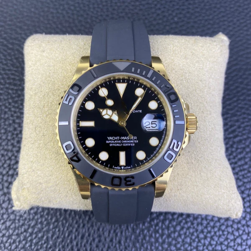 Marine Classic Watch 42, yellow gold, black dial